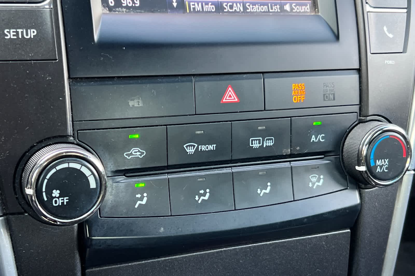 Thumbnail: 2015 Toyota Camry - 20