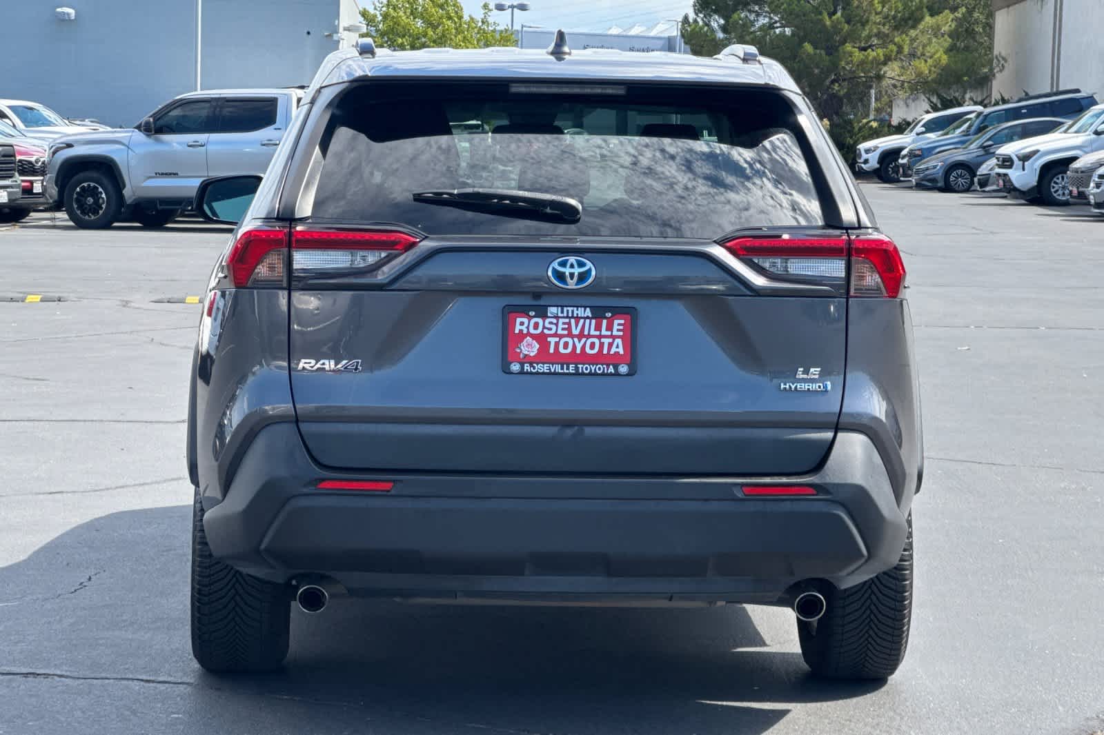 Thumbnail: 2021 Toyota RAV4 - 8