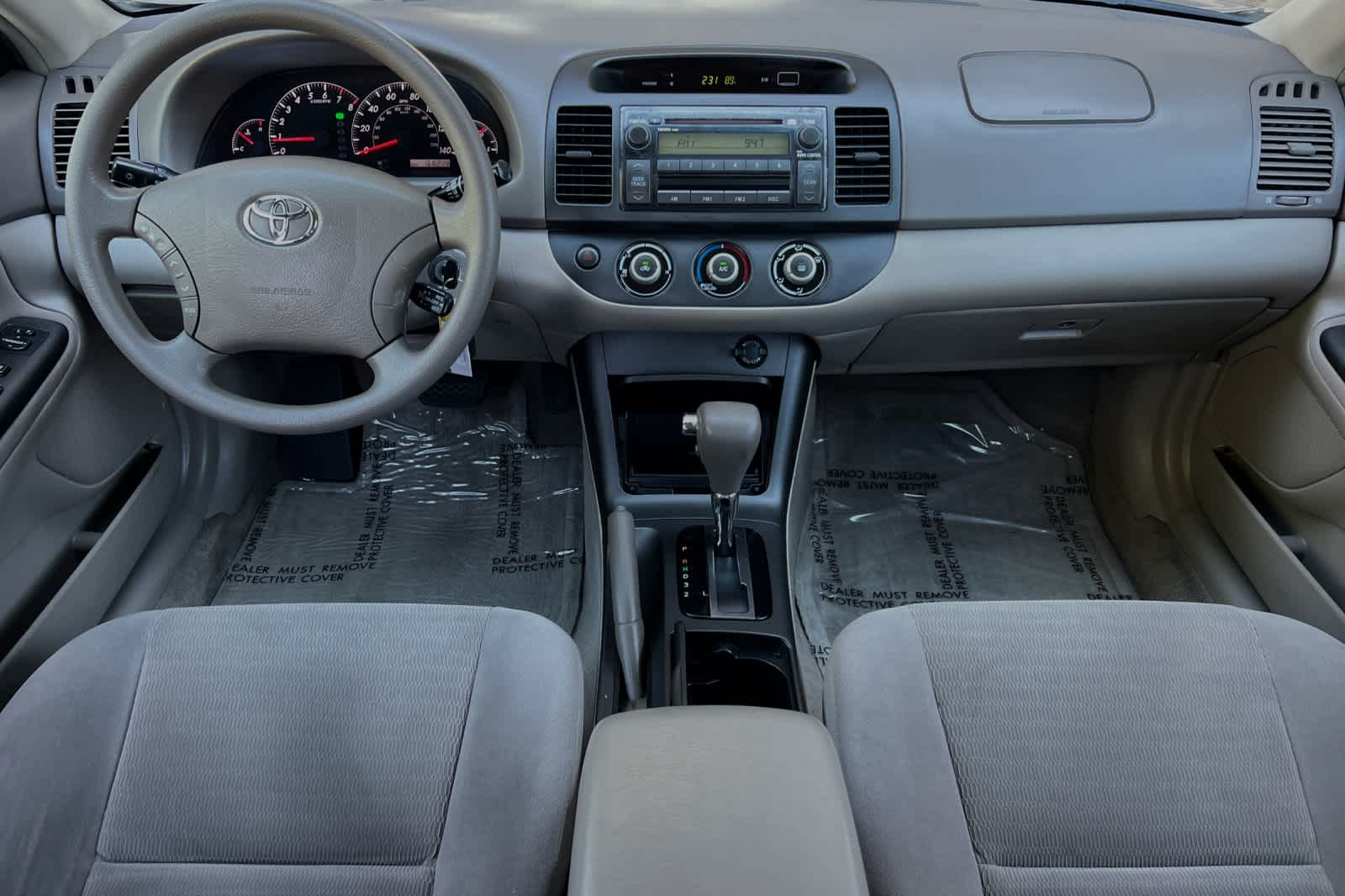 2005 Toyota Camry LE 3