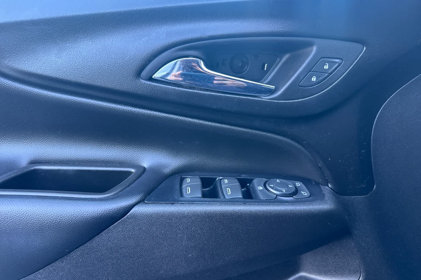 Thumbnail: 2019 Chevrolet Equinox - 12