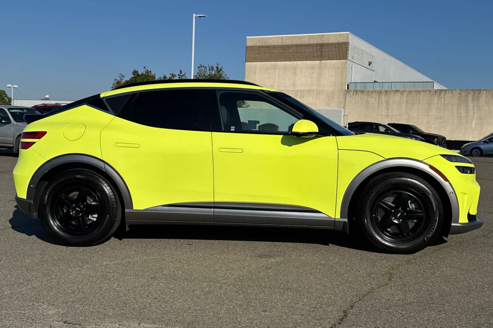 Thumbnail: 2023 Genesis GV60 - 6