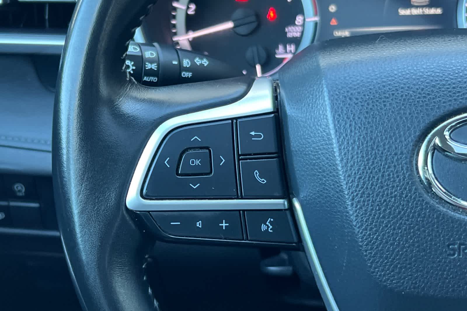 Thumbnail: 2023 Toyota Highlander - 27