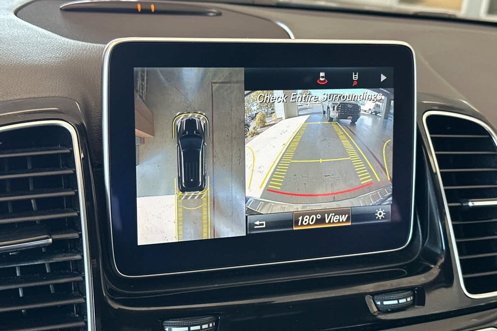 Thumbnail: 2016 Mercedes-Benz GLE - 22