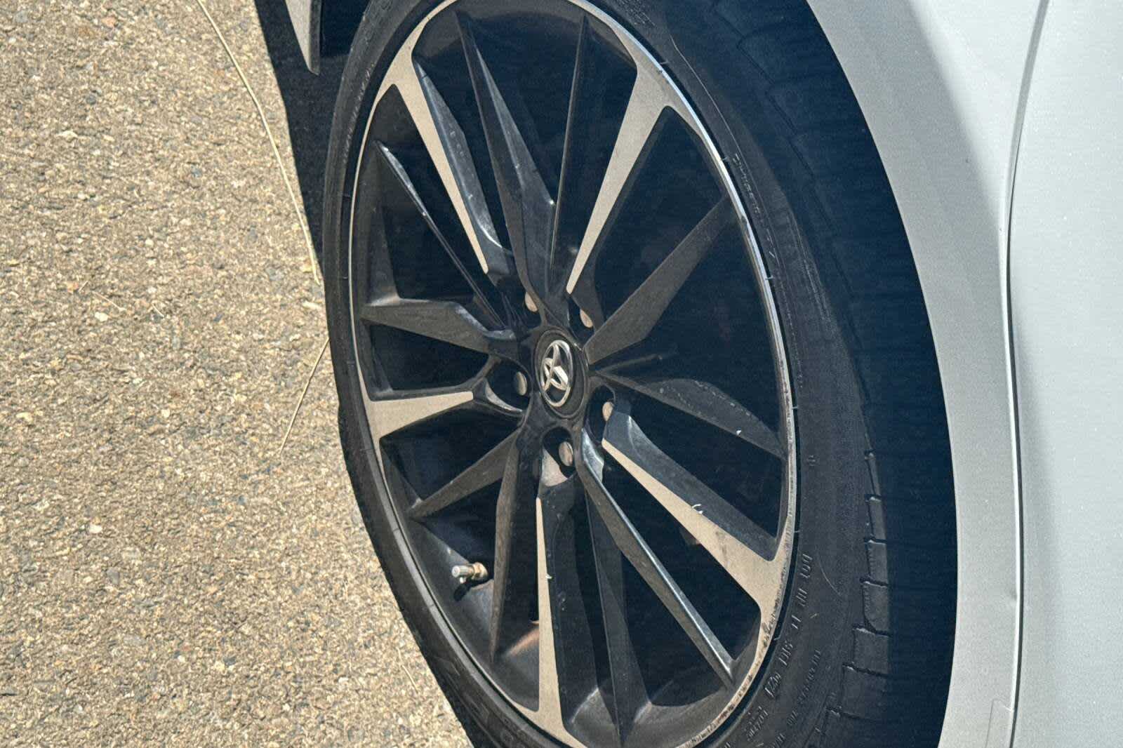 2018 Toyota Camry XSE 14