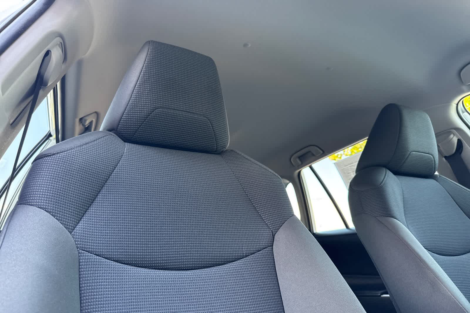 Thumbnail: 2022 Toyota RAV4 - 18