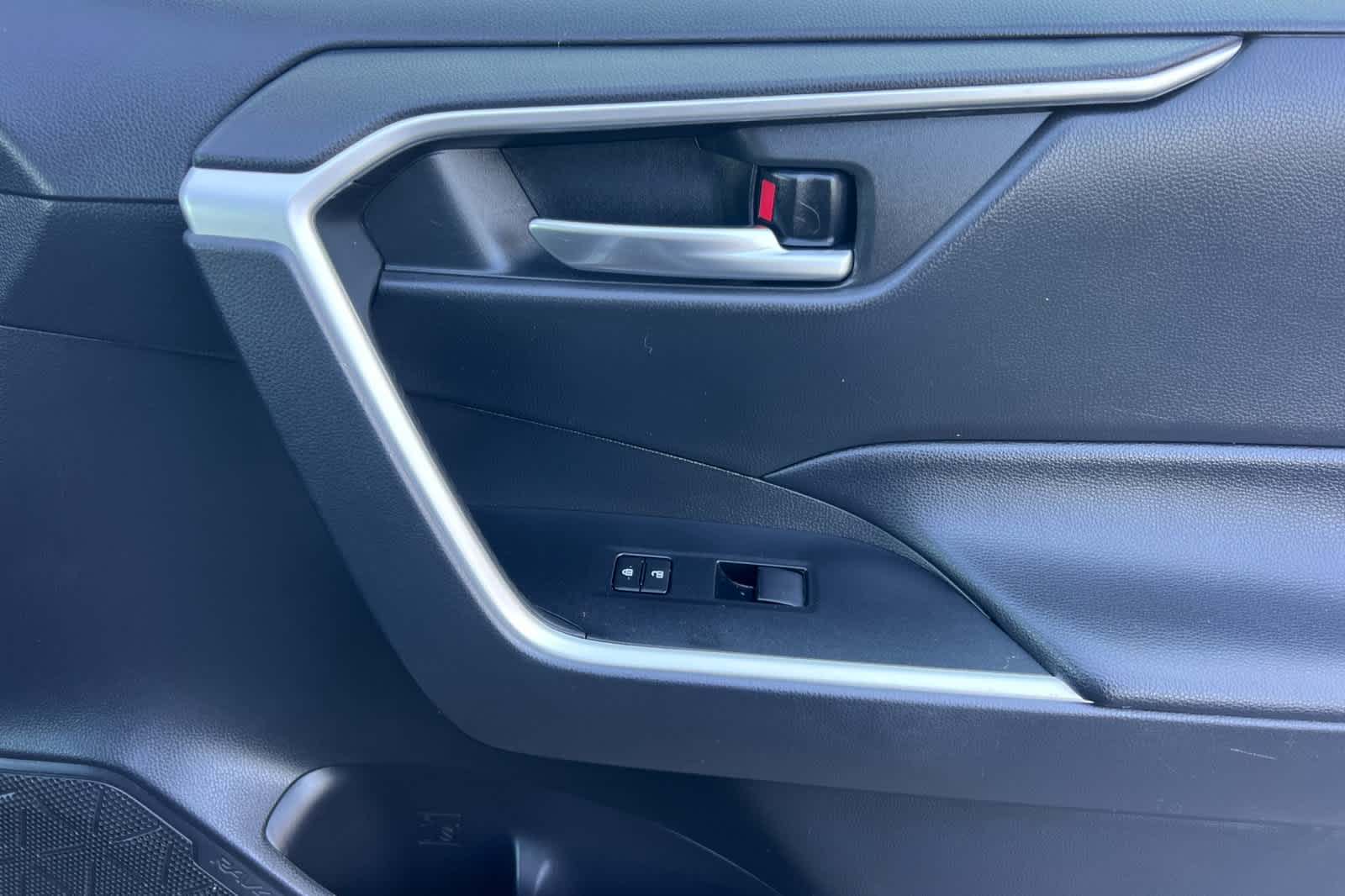 Thumbnail: 2021 Toyota RAV4 - 19