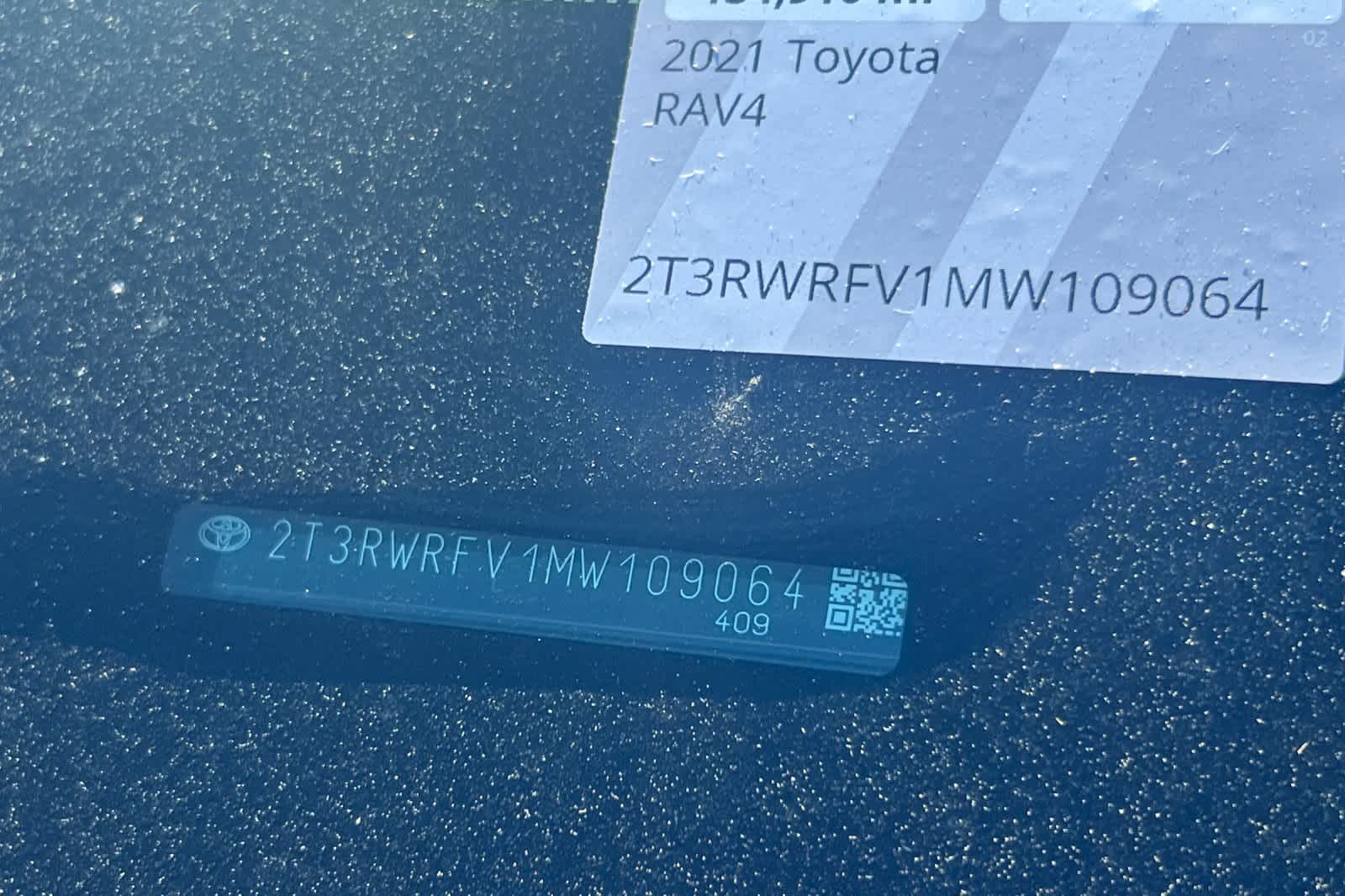 Thumbnail: 2021 Toyota RAV4 - 23