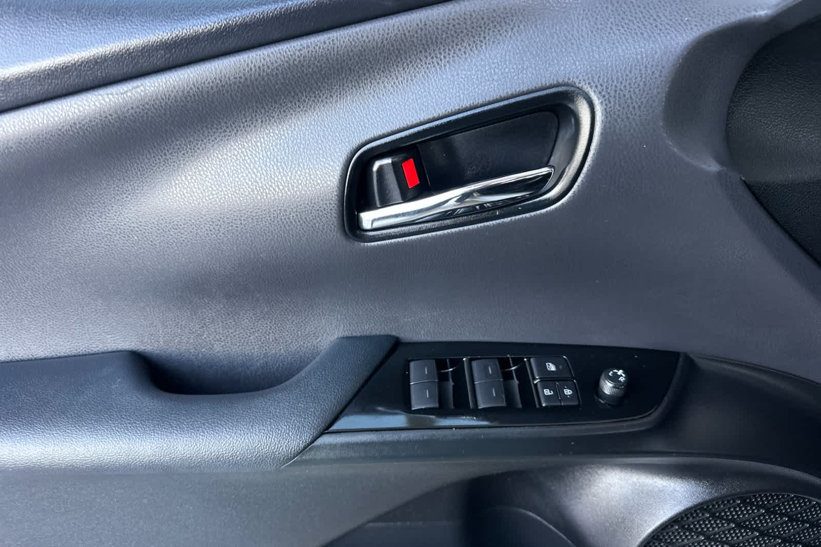 Thumbnail: 2019 Toyota Prius Prime - 12