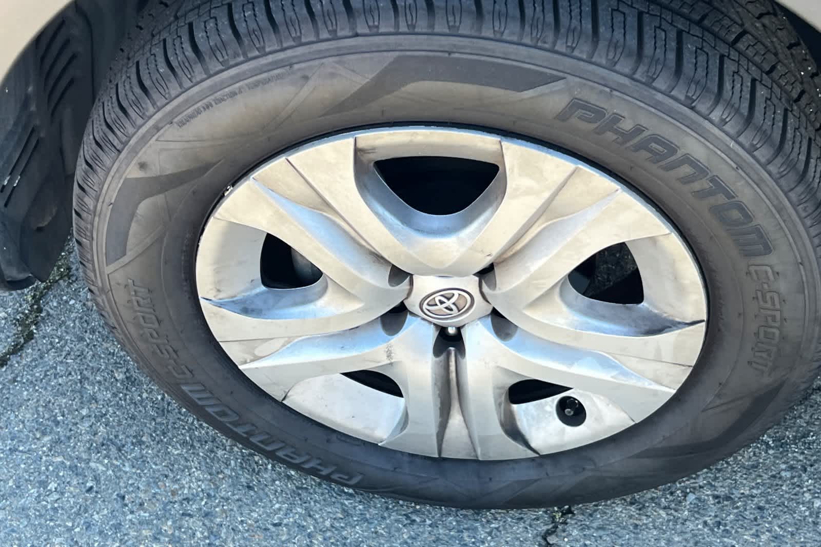 Thumbnail: 2014 Toyota RAV4 - 10