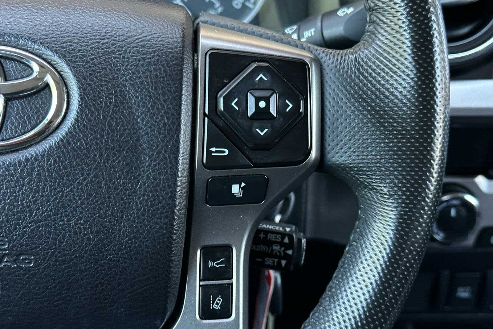 Thumbnail: 2021 Toyota Tacoma - 25
