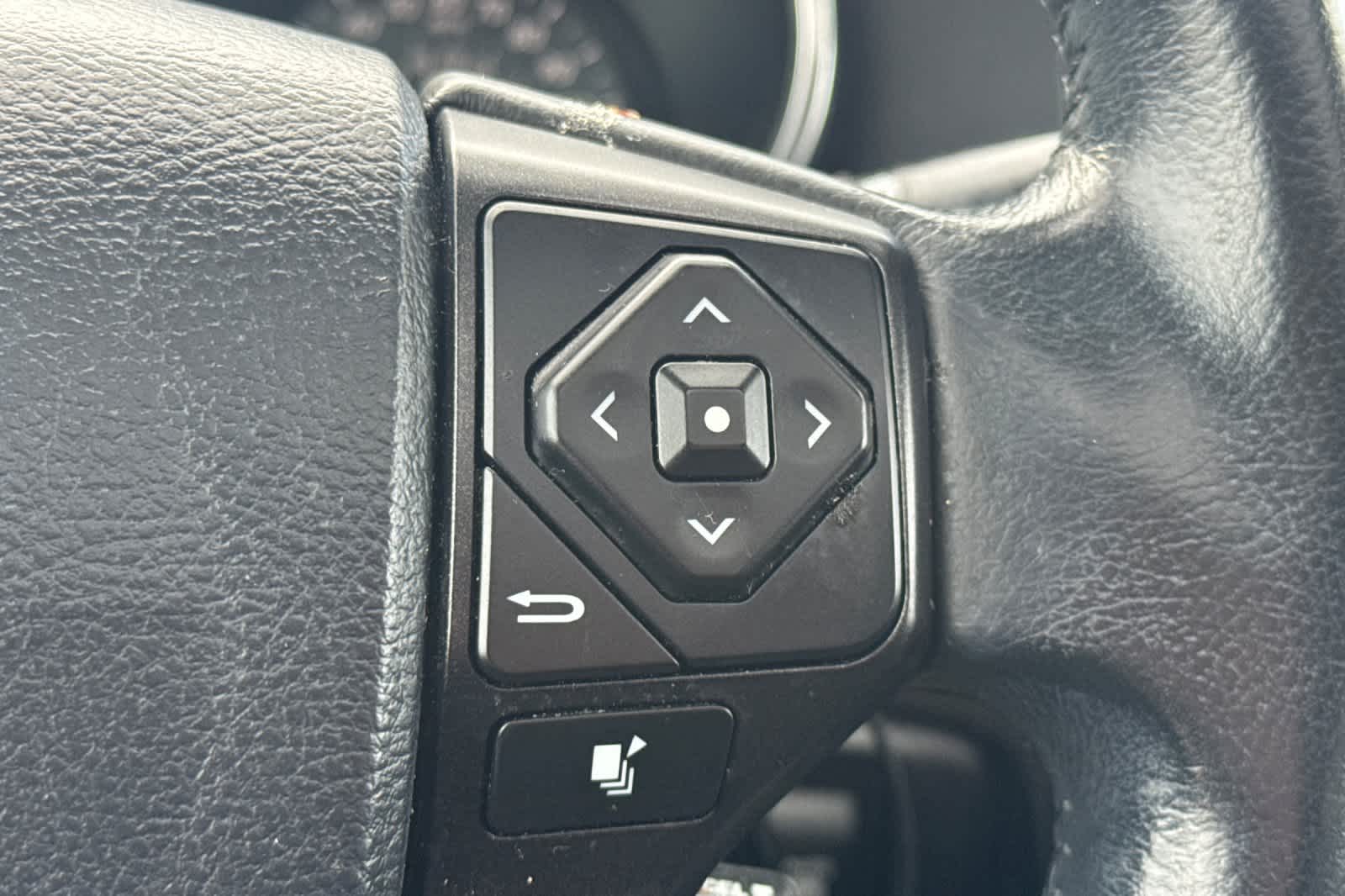 Thumbnail: 2019 Toyota Sequoia - 26