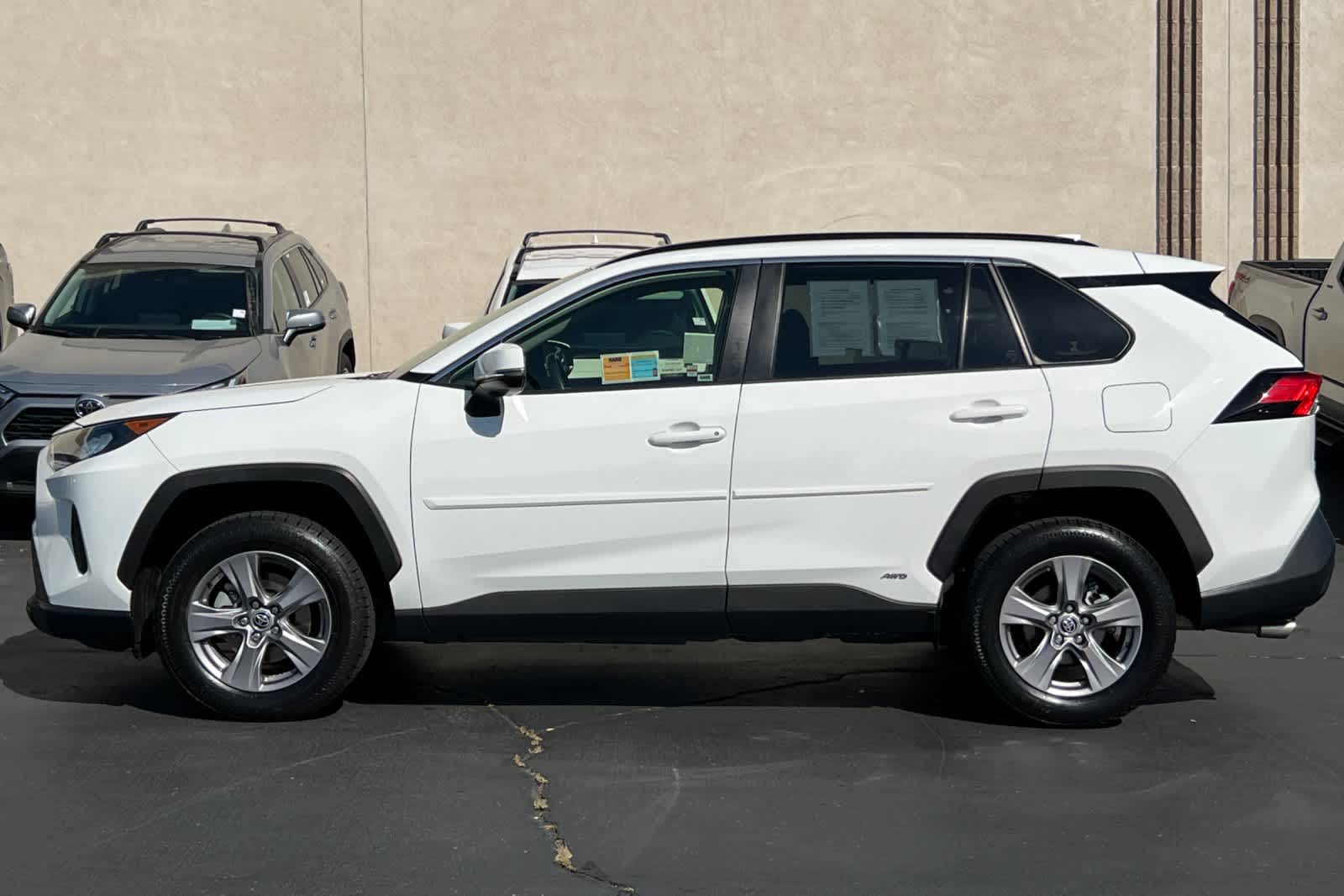 Thumbnail: 2022 Toyota RAV4 - 9