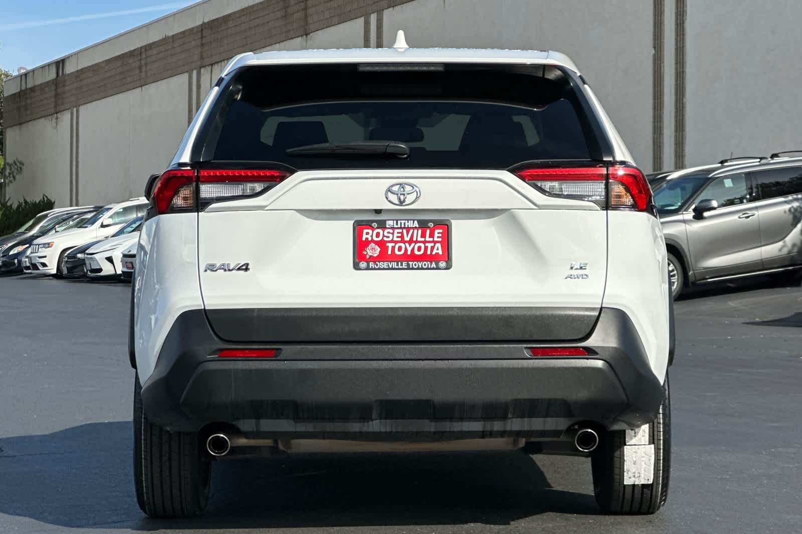 Thumbnail: 2024 Toyota RAV4 - 8