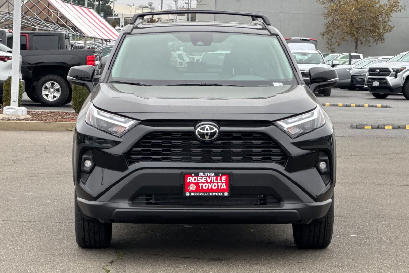 Thumbnail: 2025 Toyota RAV4 - 10