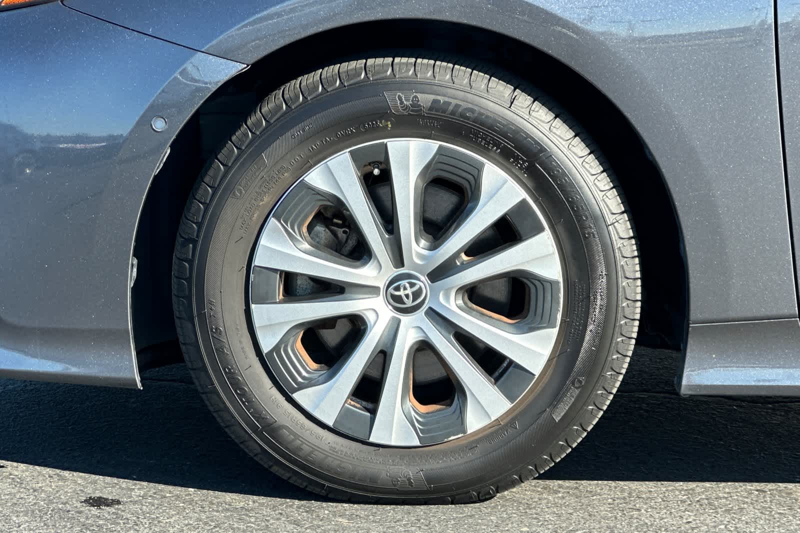 Thumbnail: 2021 Toyota Prius Prime - 33