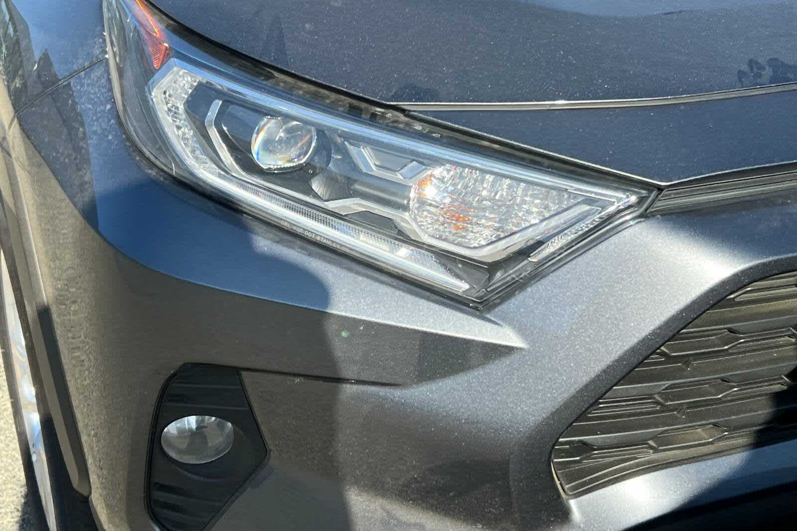 2021 Toyota RAV4 XLE 8