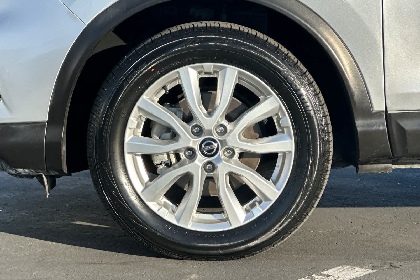 Thumbnail: 2021 Nissan Rogue Sport - 30