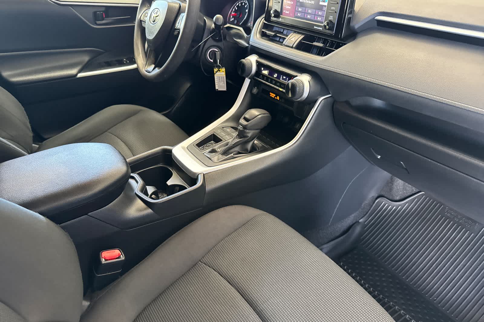 Thumbnail: 2020 Toyota RAV4 - 15