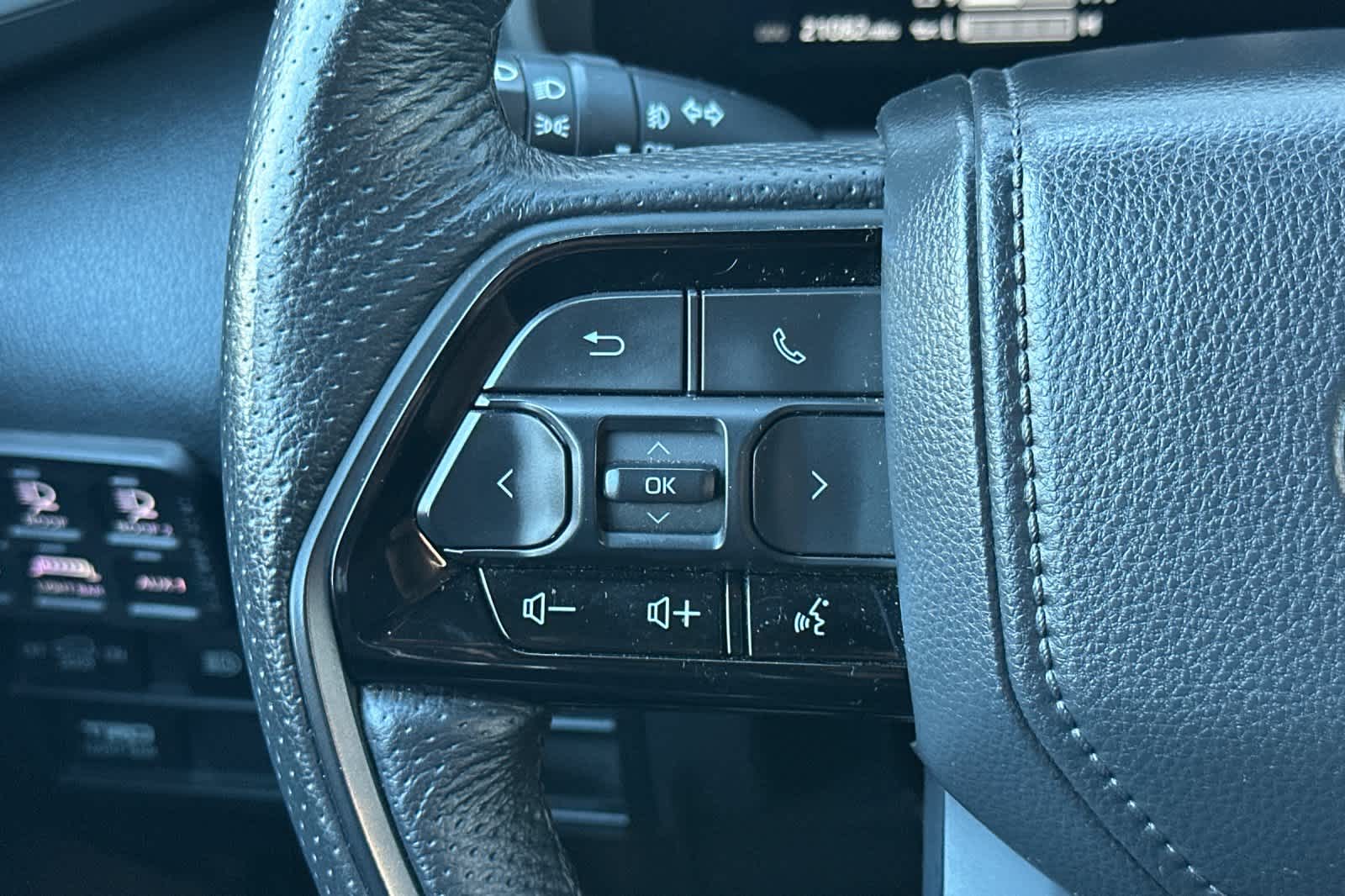 Thumbnail: 2023 Toyota Sequoia - 27