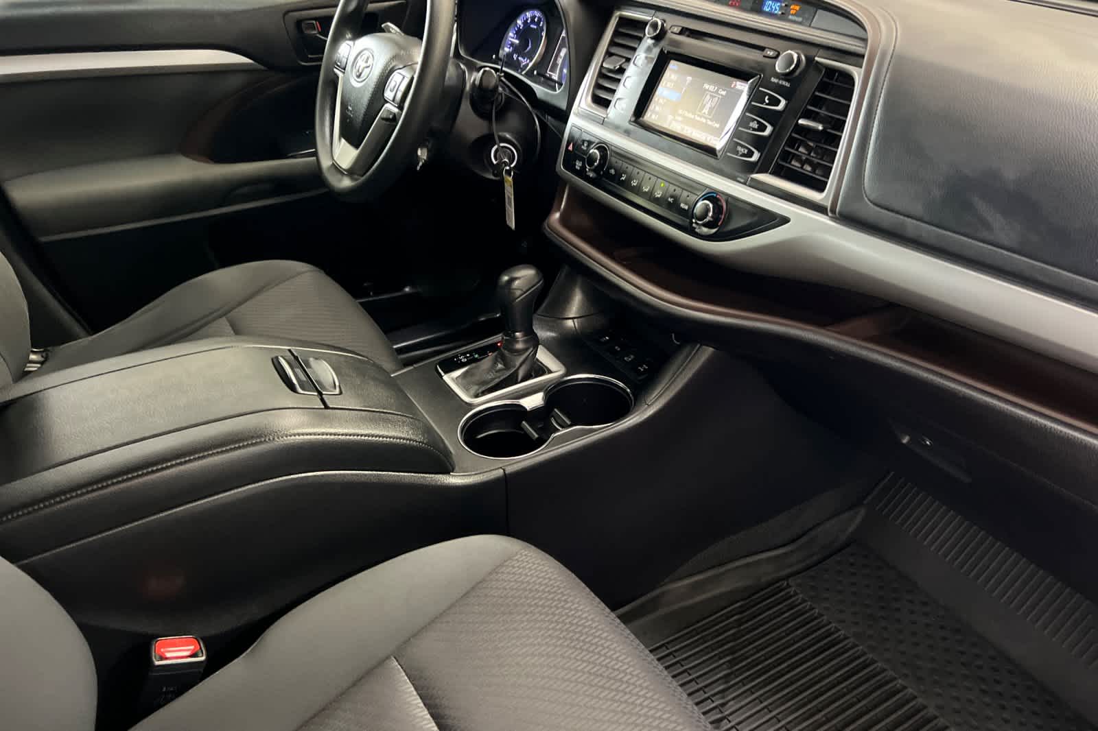 Thumbnail: 2018 Toyota Highlander - 18