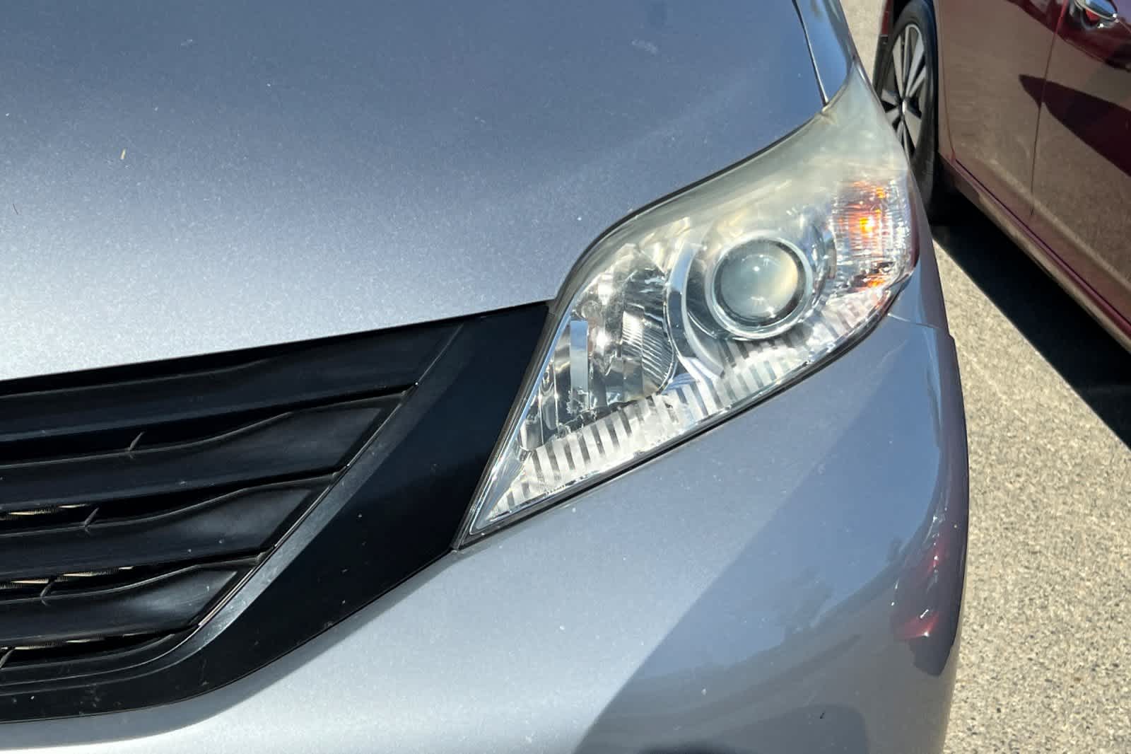 Thumbnail: 2013 Toyota Sienna - 10