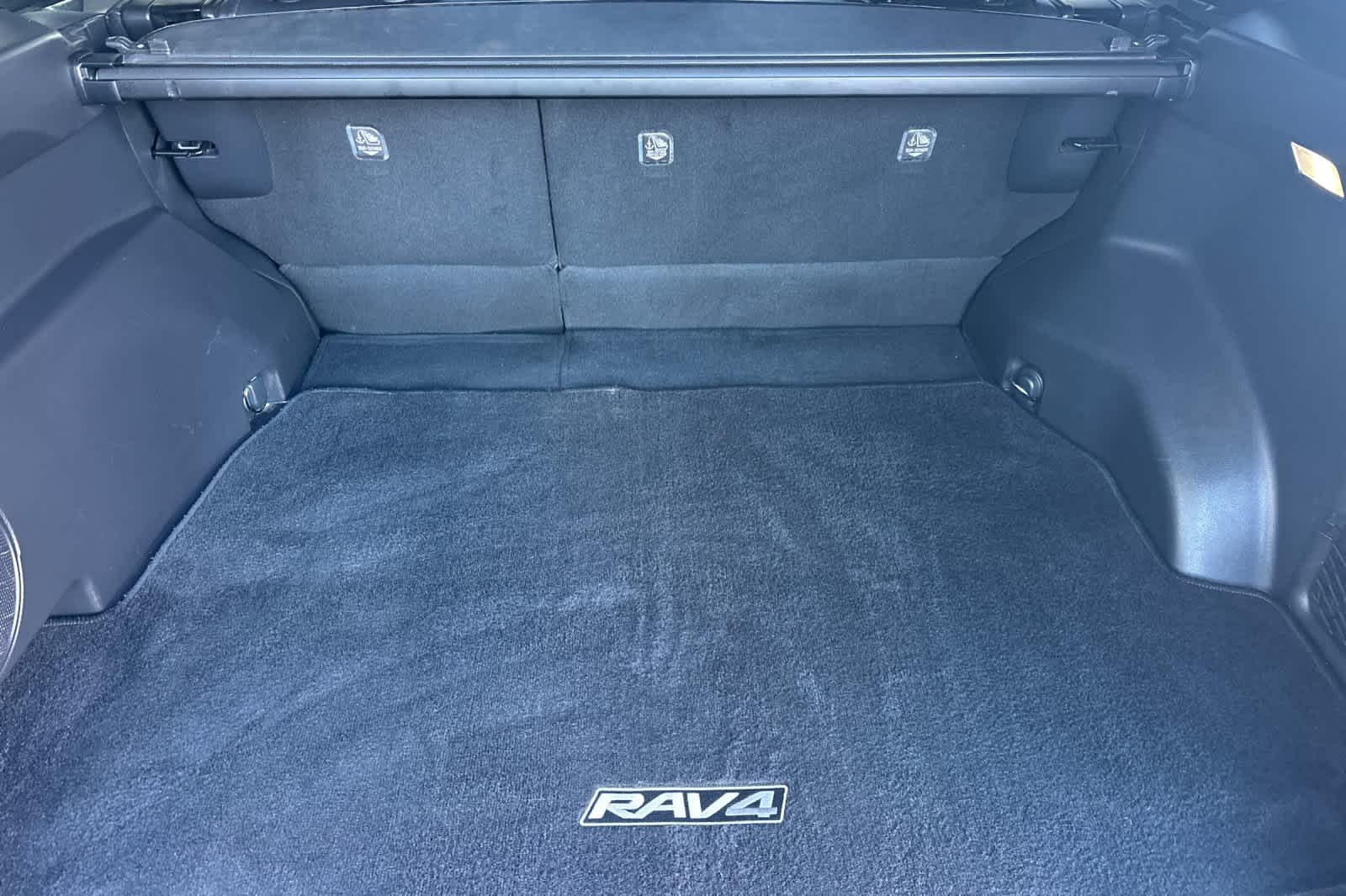 Thumbnail: 2022 Toyota RAV4 - 16