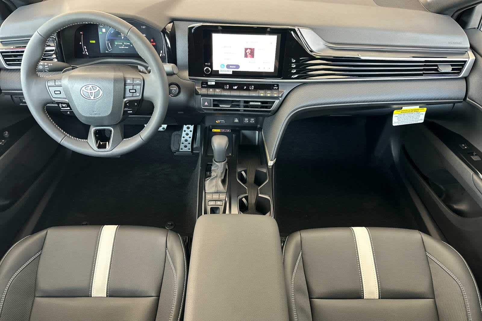 2025 Toyota Camry SE 3