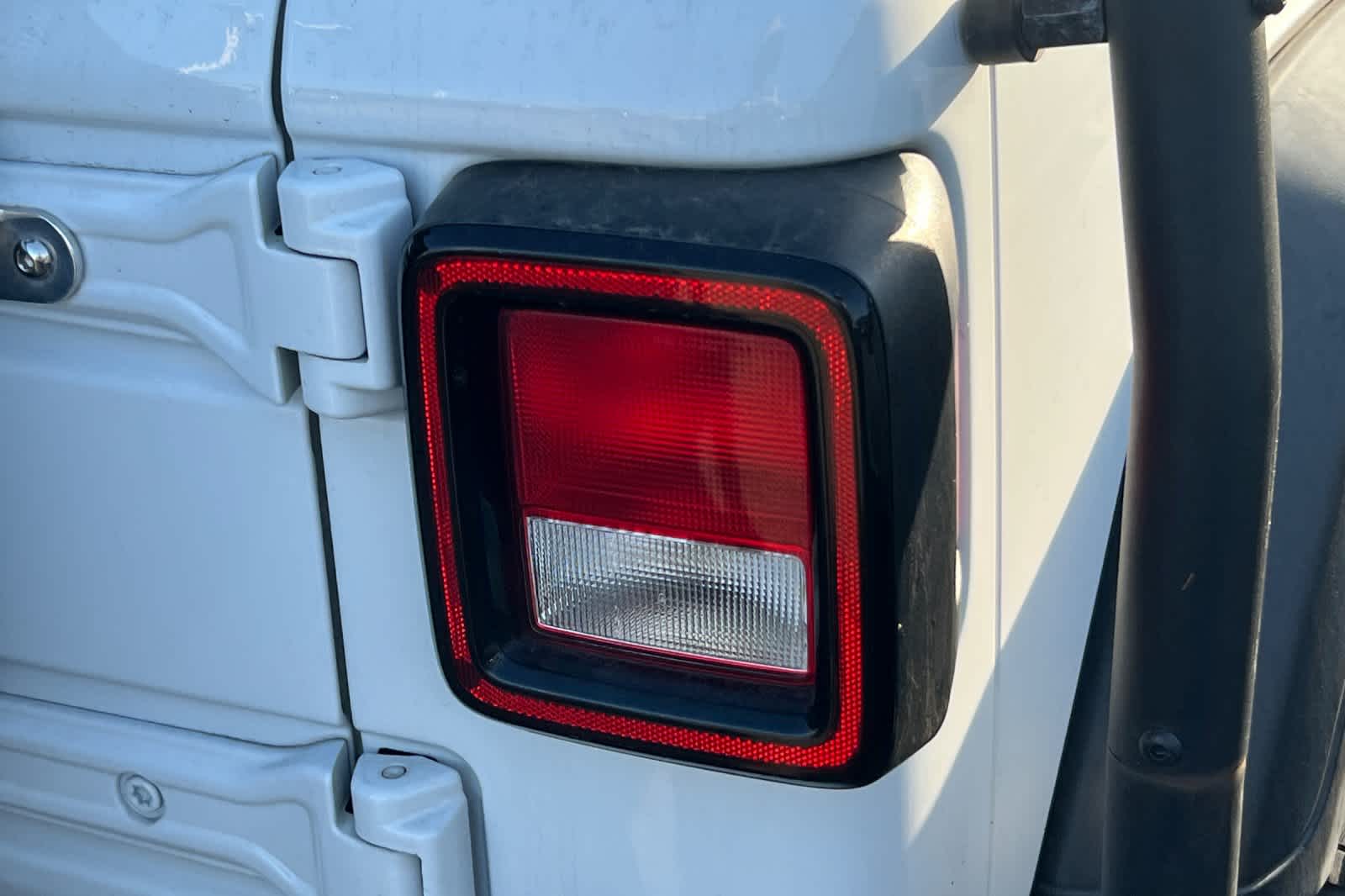 Thumbnail: 2018 Jeep Wrangler - 16