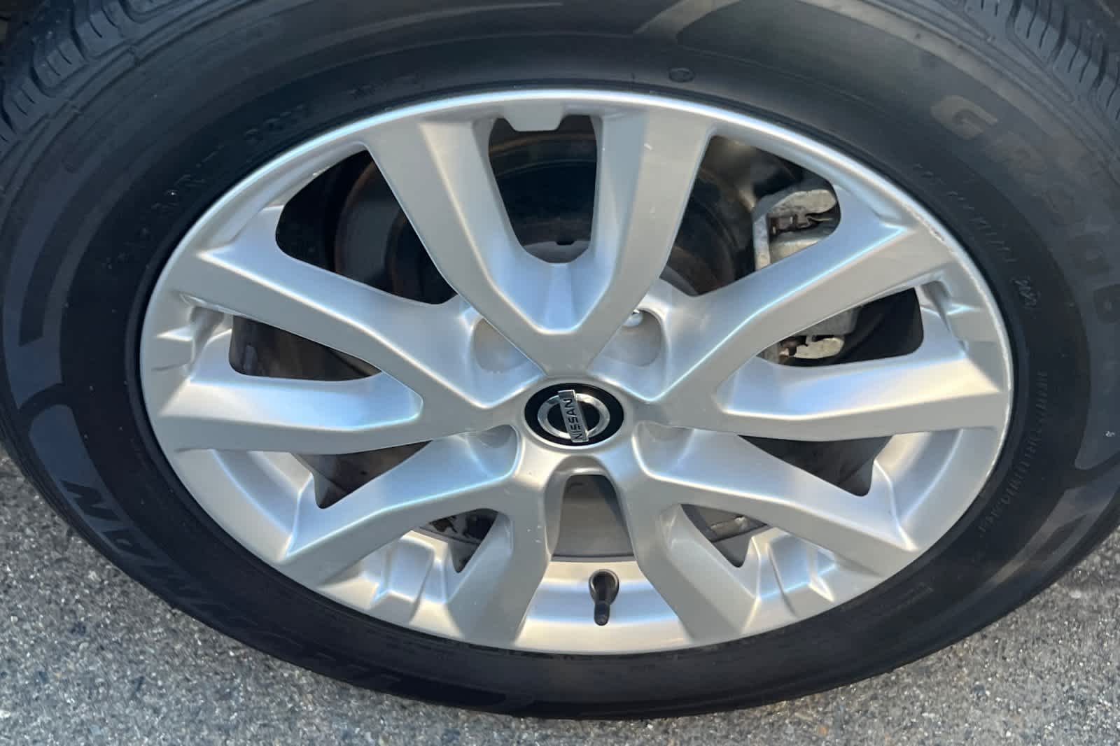 Thumbnail: 2021 Nissan Rogue Sport - 22