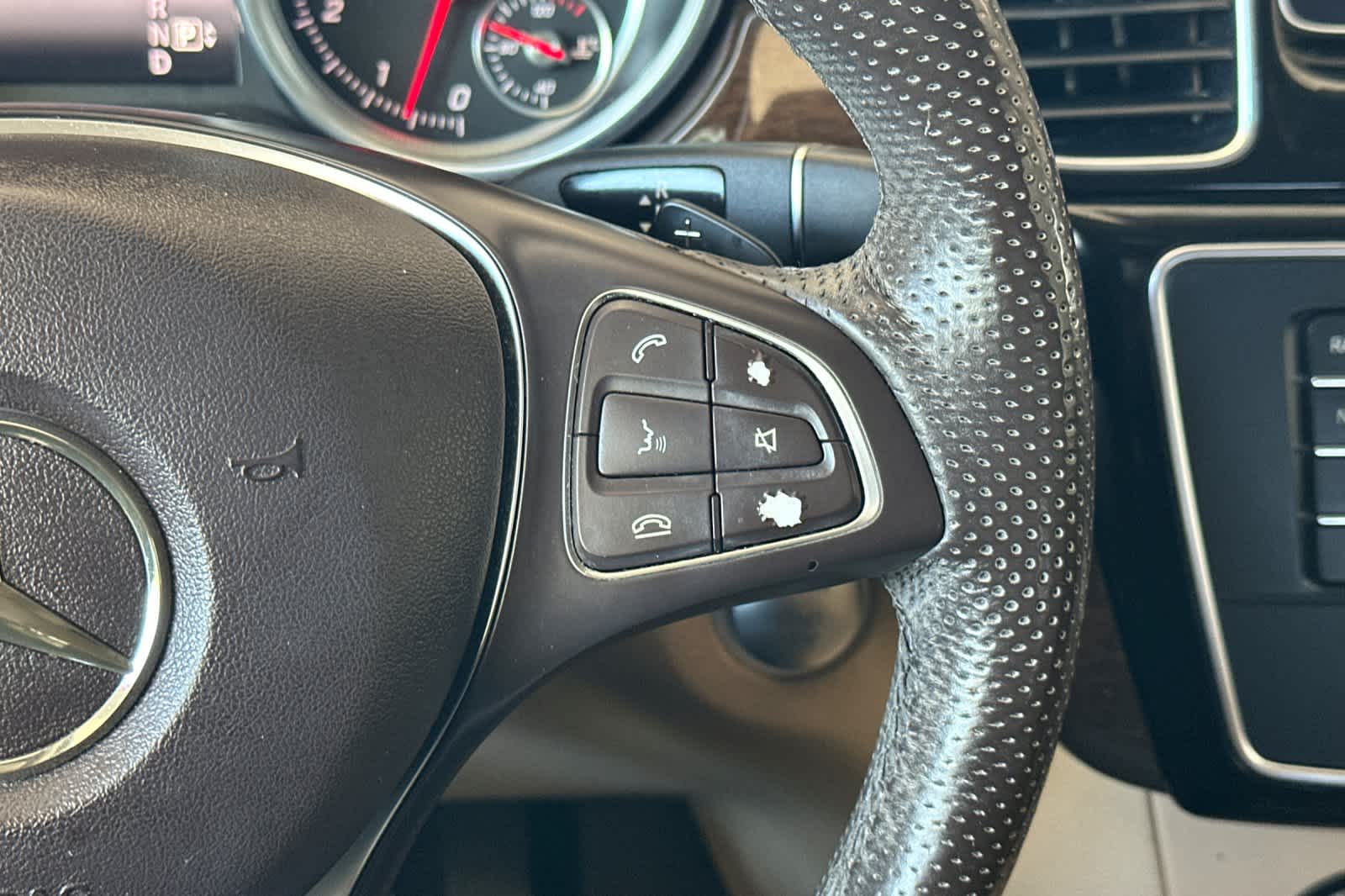 Thumbnail: 2016 Mercedes-Benz GLE - 28