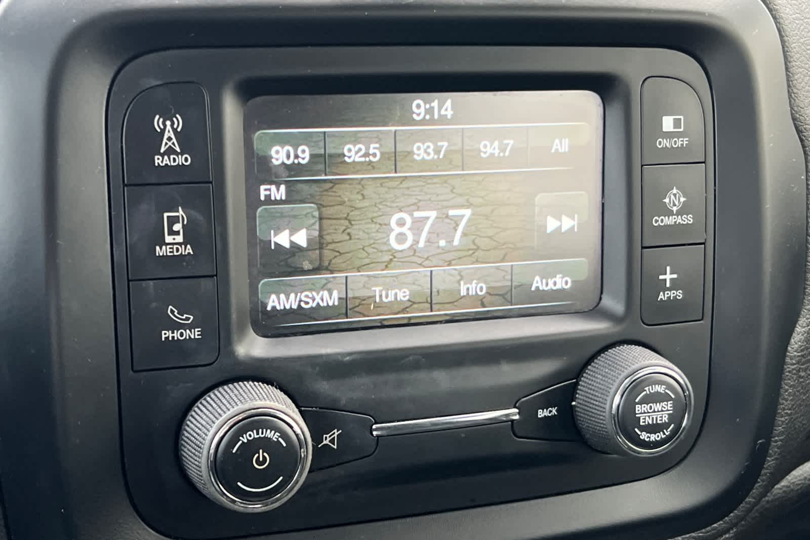 Thumbnail: 2017 Jeep Renegade - 19