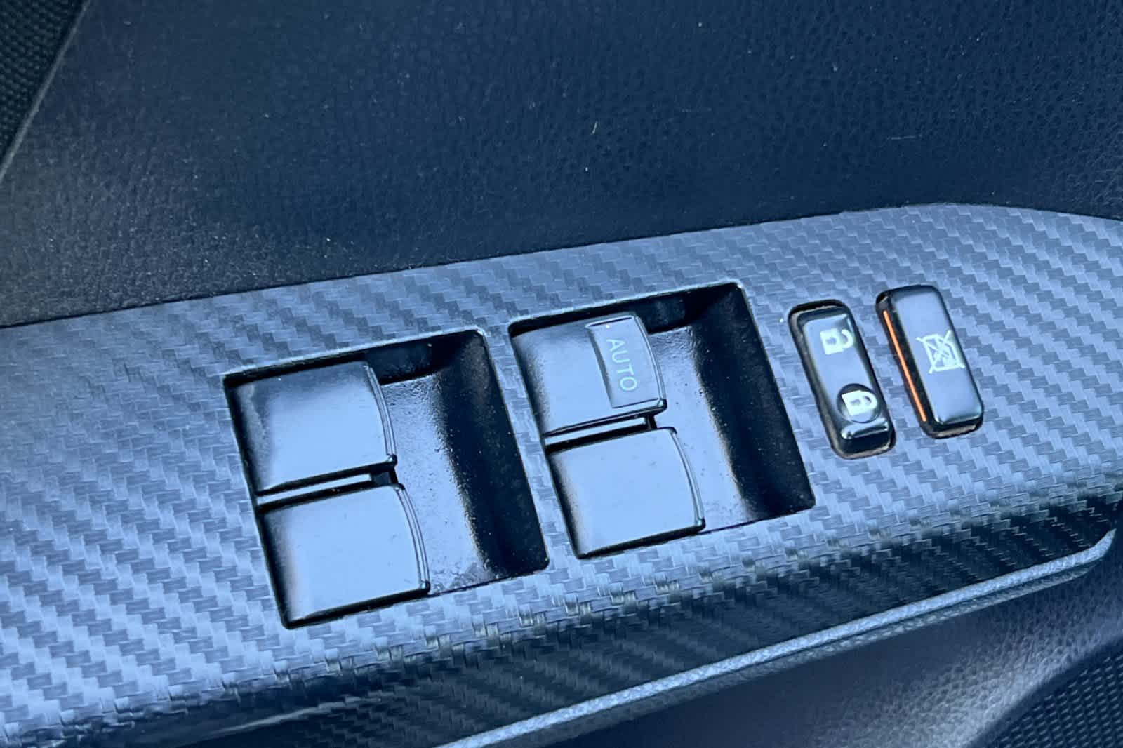 Thumbnail: 2013 Toyota RAV4 - 13