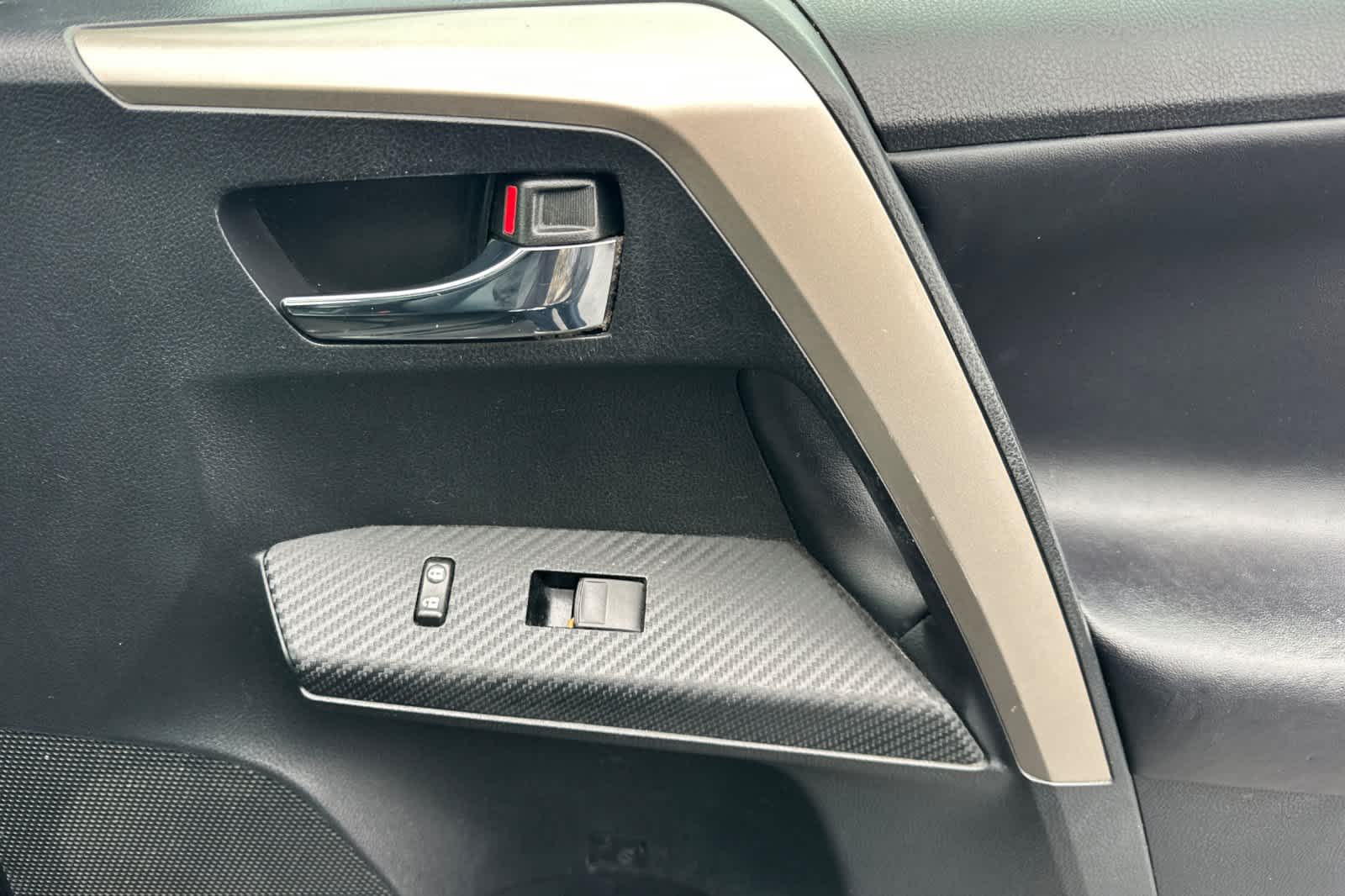 Thumbnail: 2013 Toyota RAV4 - 18