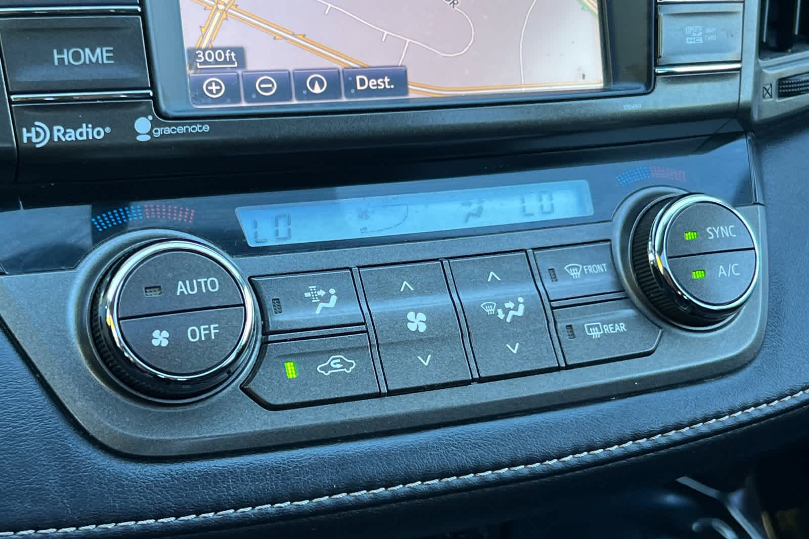 Thumbnail: 2015 Toyota RAV4 - 22