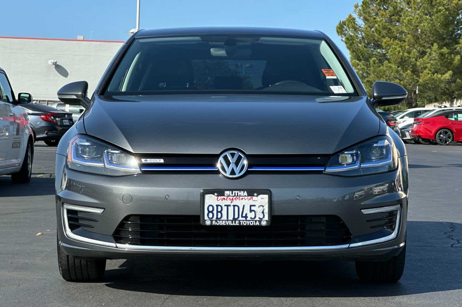 Thumbnail: 2017 Volkswagen e-Golf - 10