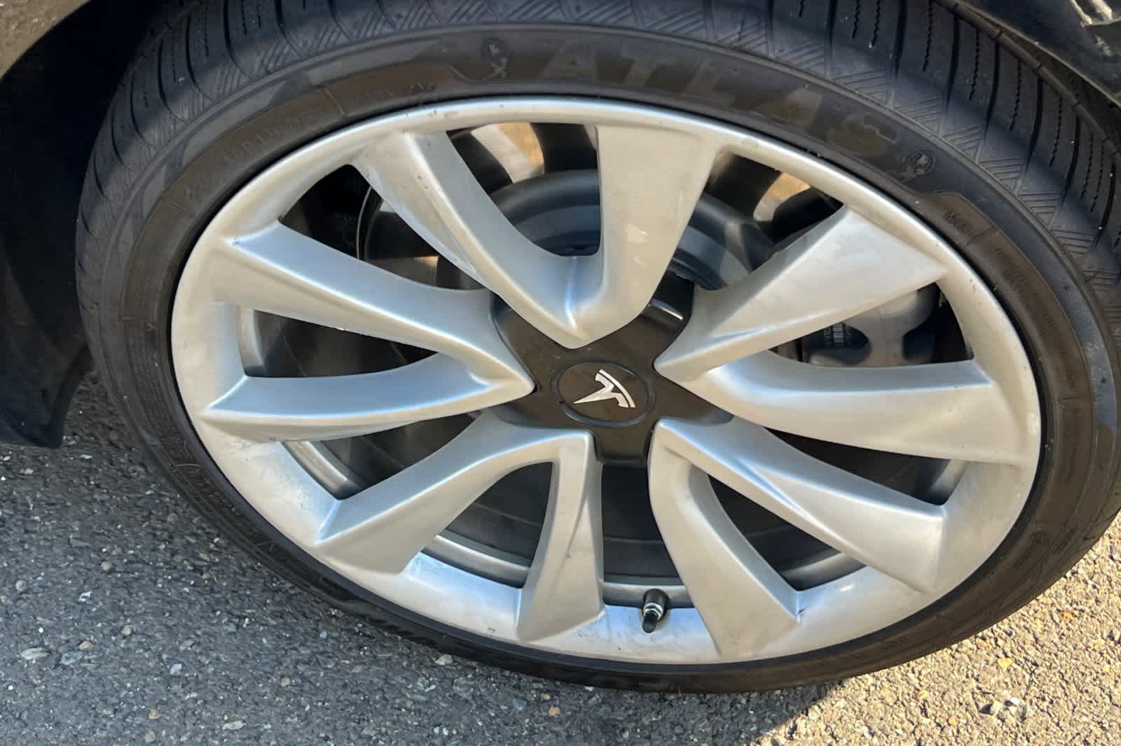 Thumbnail: 2018 Tesla Model 3 - 22