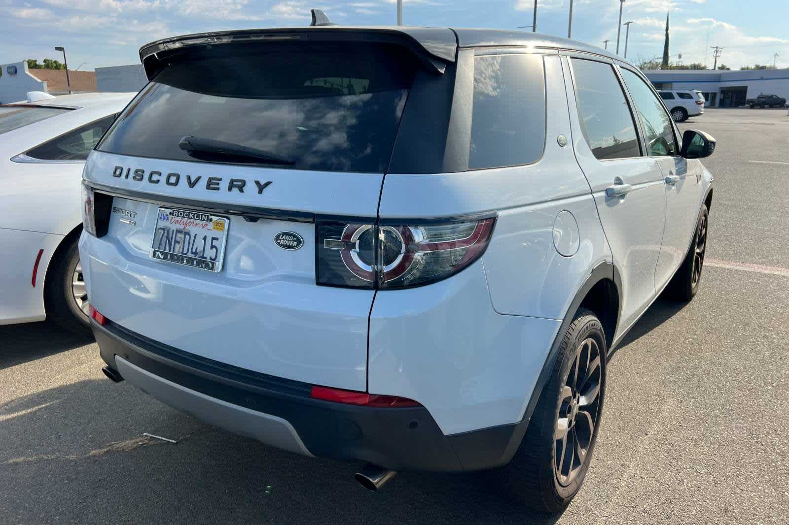 Thumbnail: 2015 Land Rover Discovery Sport - 2