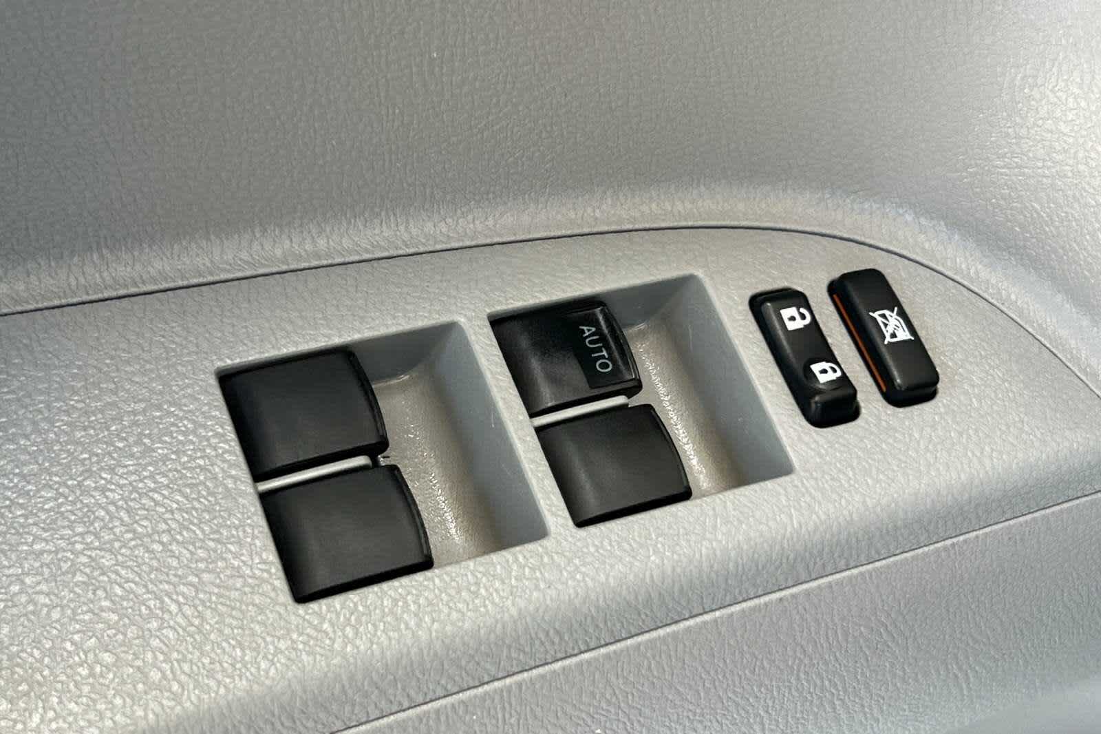Thumbnail: 2013 Toyota Highlander - 13