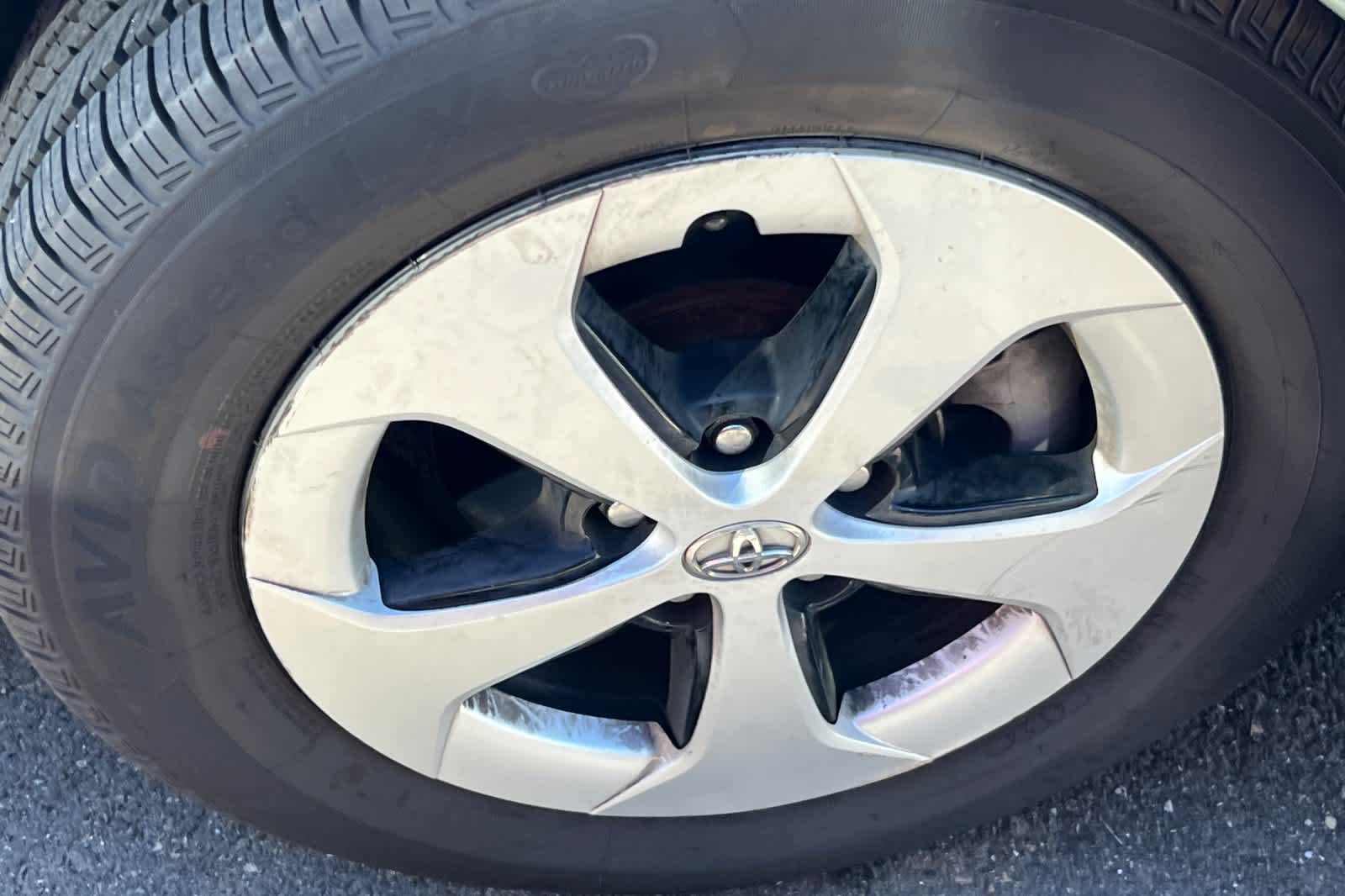 Thumbnail: 2015 Toyota Prius - 15