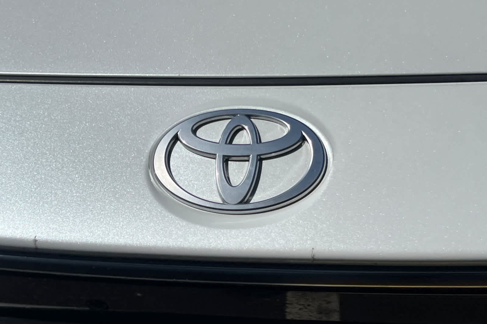 Thumbnail: 2023 Toyota bZ4X - 13