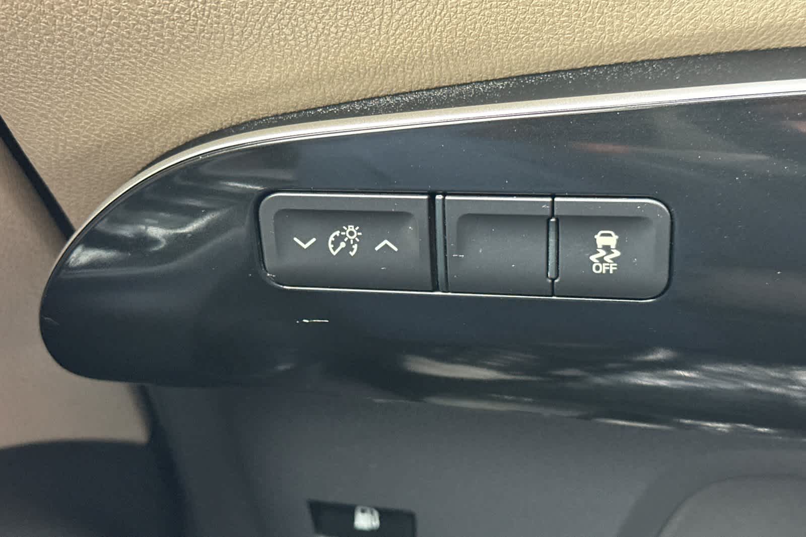 Thumbnail: 2016 Toyota Prius - 30