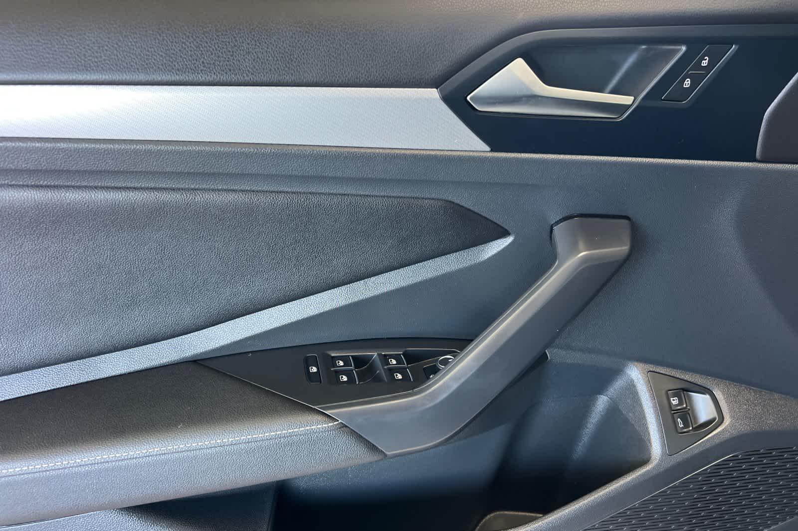 Thumbnail: 2024 Volkswagen Jetta - 12