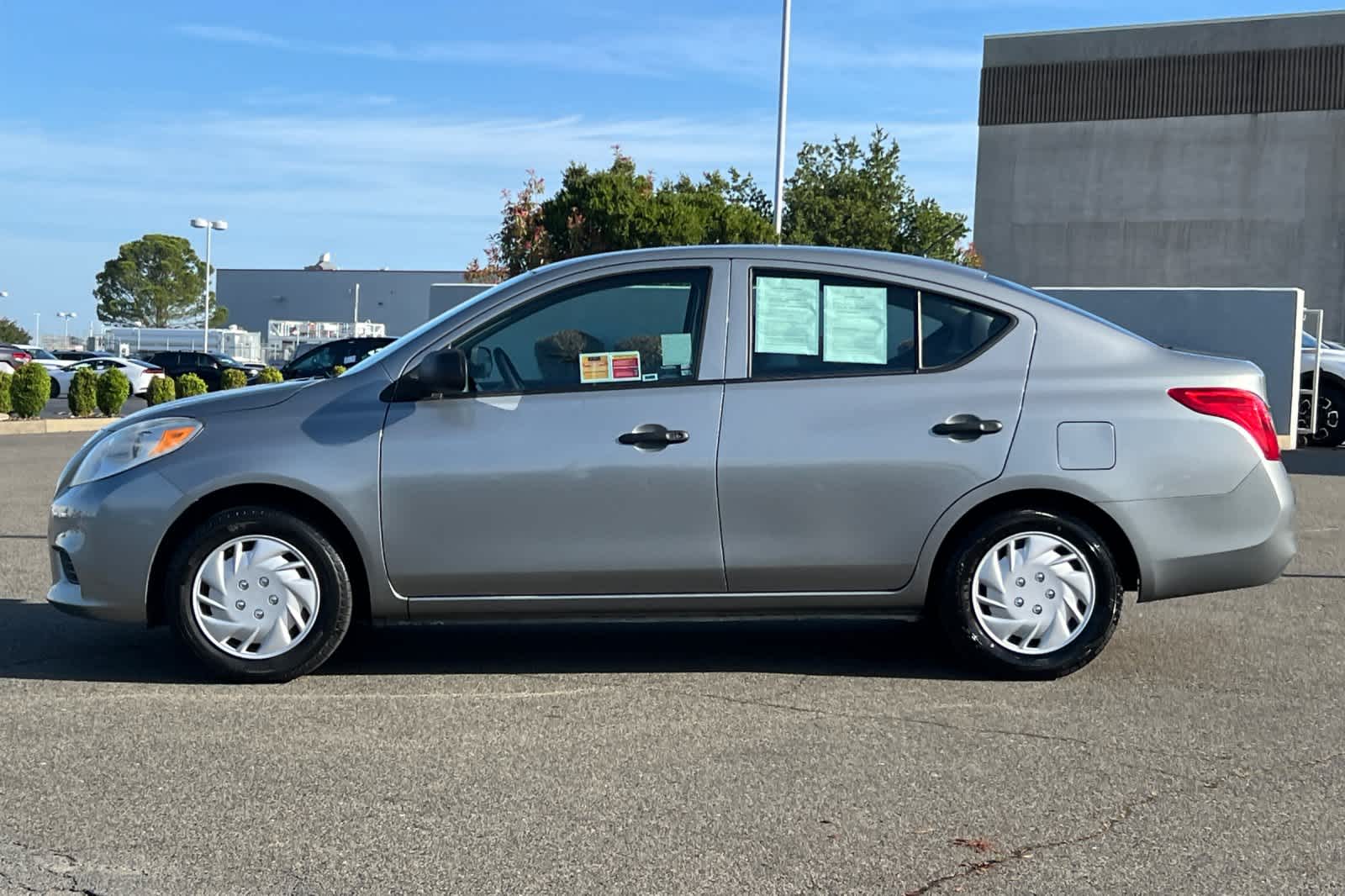 Thumbnail: 2014 Nissan Versa - 9