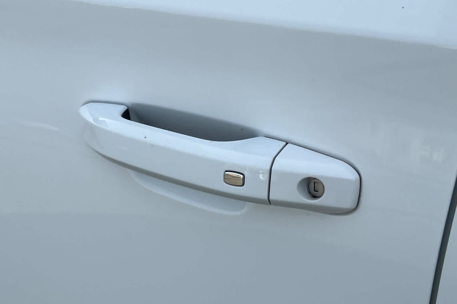 Thumbnail: 2015 Chevrolet Tahoe - 19