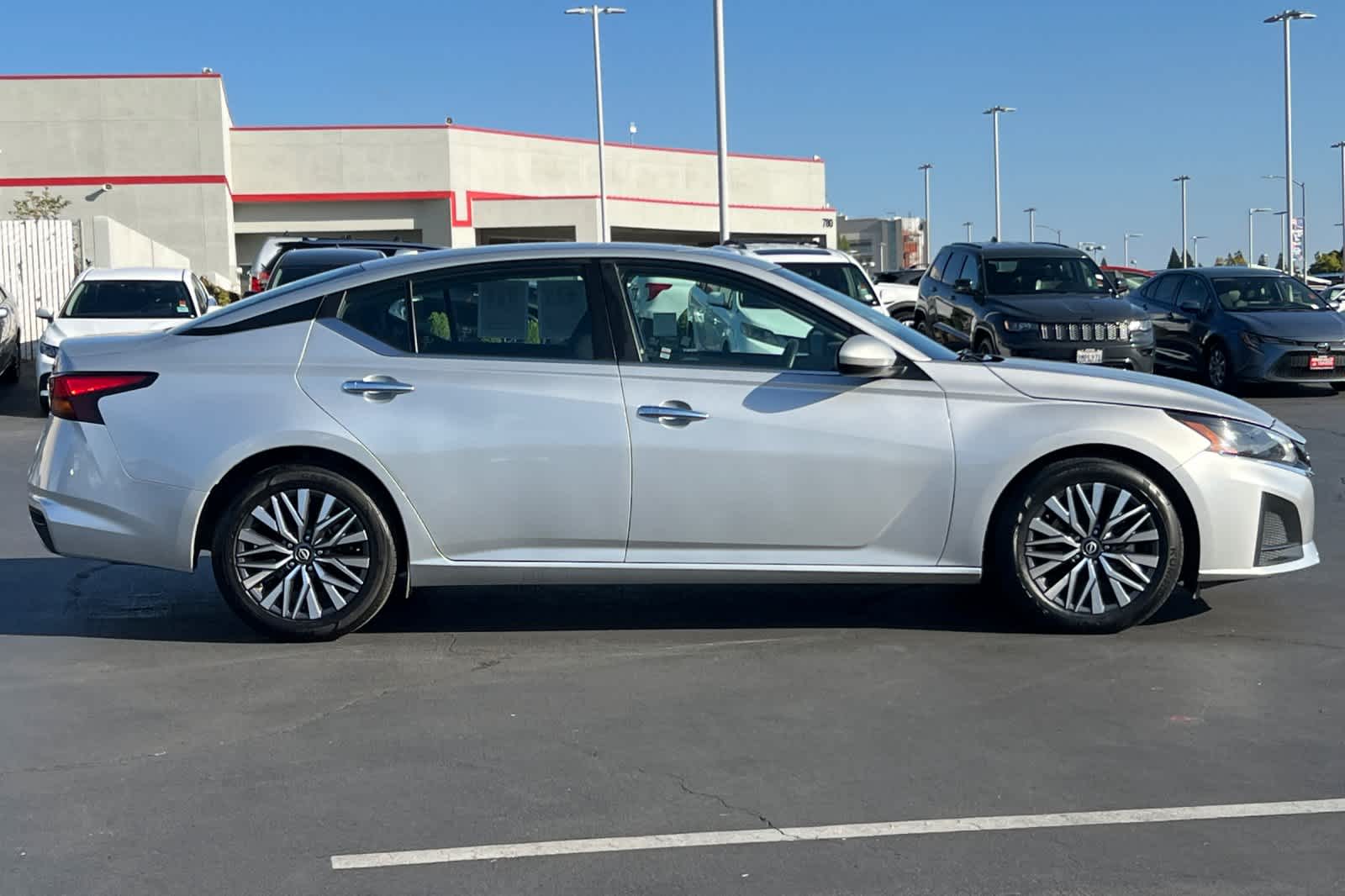 Thumbnail: 2023 Nissan Altima - 6