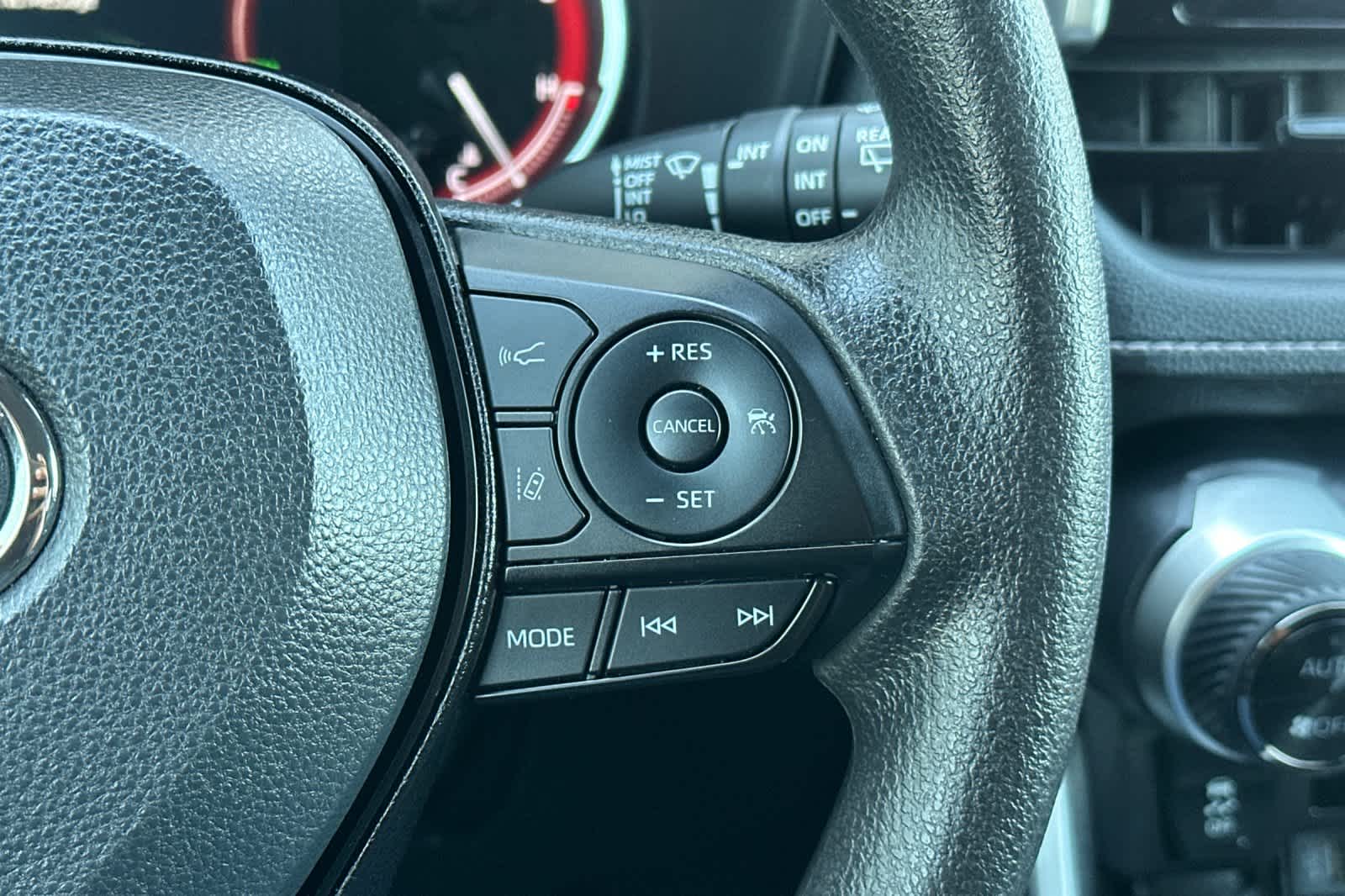 Thumbnail: 2025 Toyota RAV4 - 27