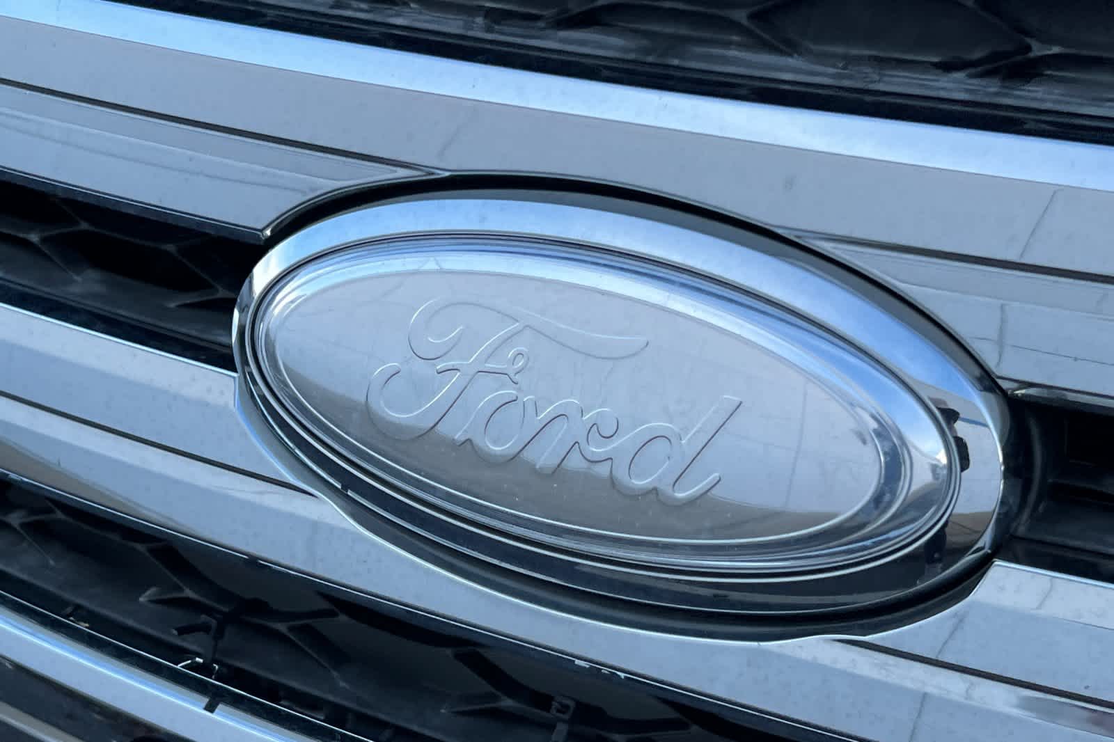 Thumbnail: 2013 Ford Edge - 9