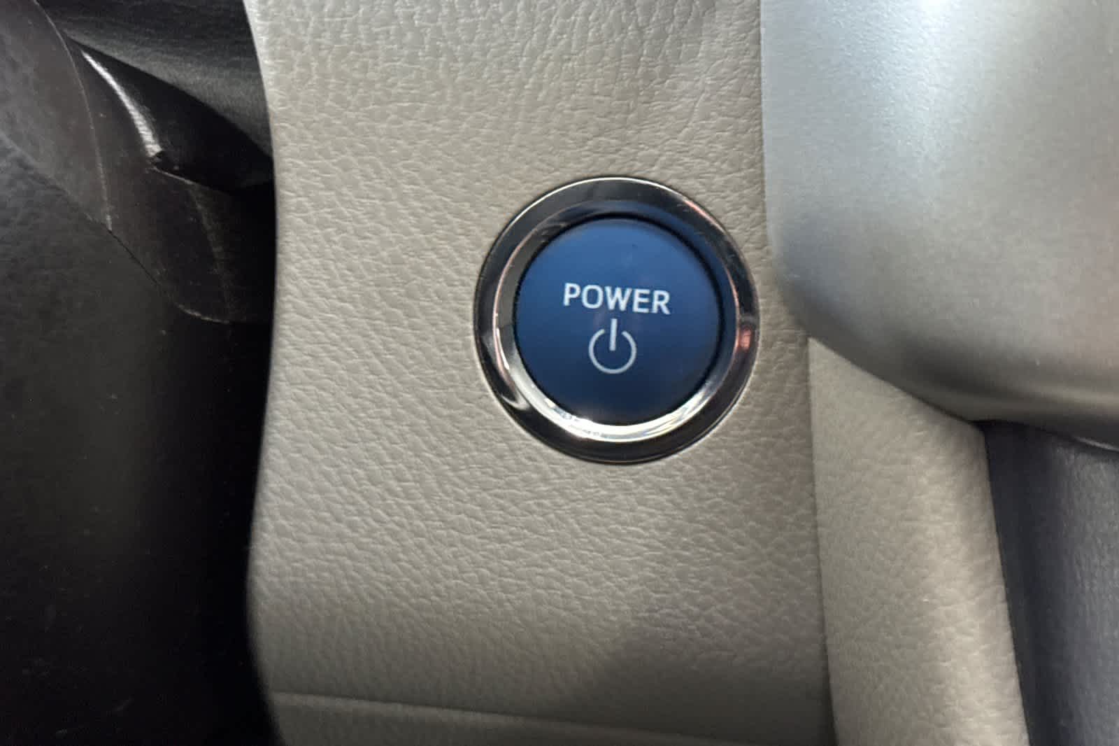 2018 Toyota Highlander LE 25