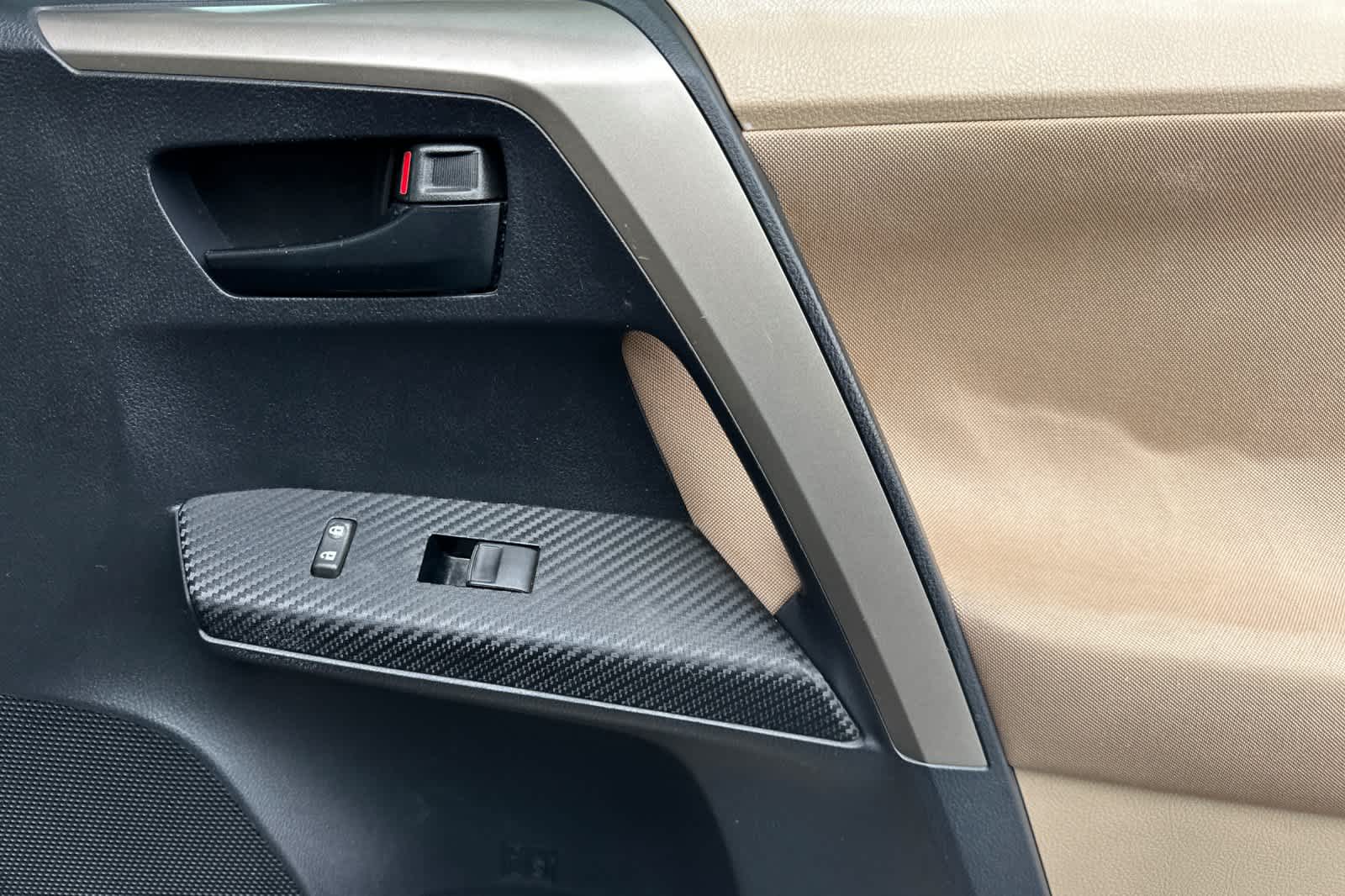 Thumbnail: 2013 Toyota RAV4 - 18