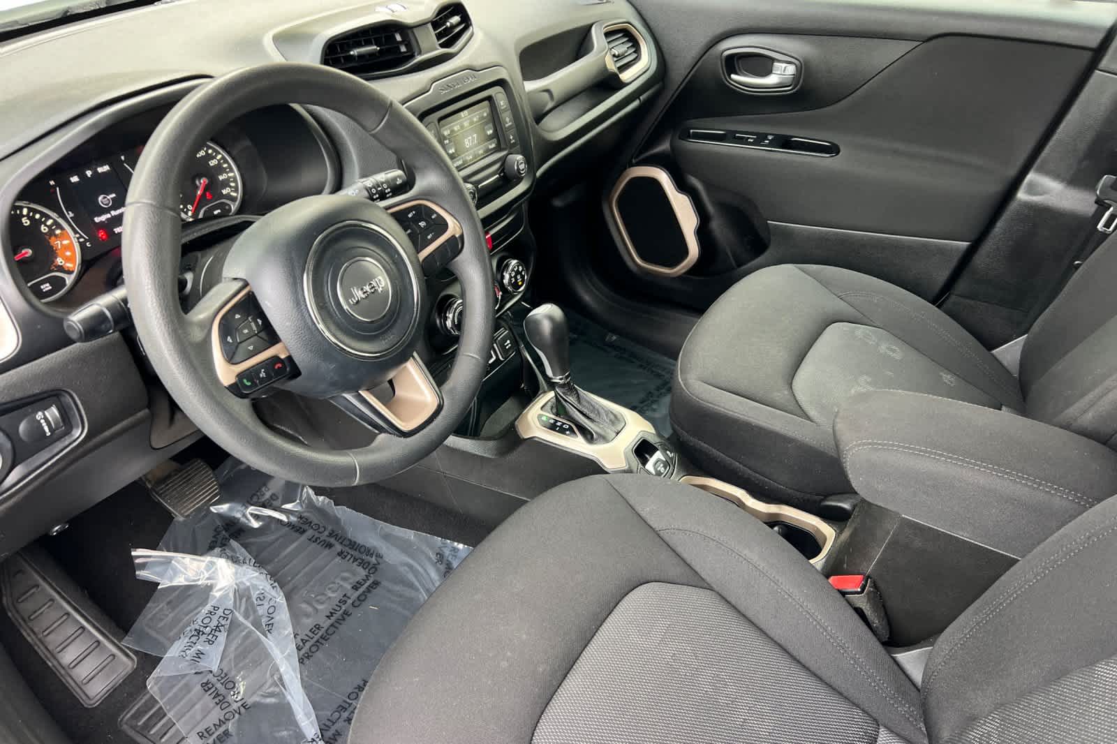 Thumbnail: 2017 Jeep Renegade - 11